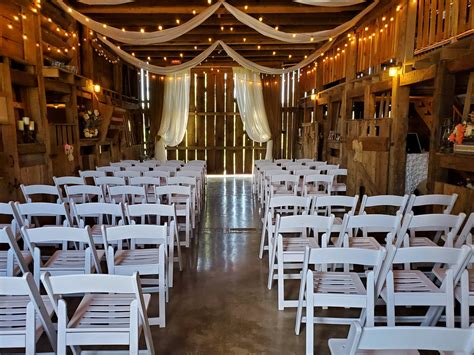 Robards barn and venue  With over 2 wedding venues to chose from, whether you like a rustic barn venue or a modern industrial venue, you dream wedding will be realized at Burdoc Farms